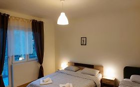 Makabo-Apartment In House